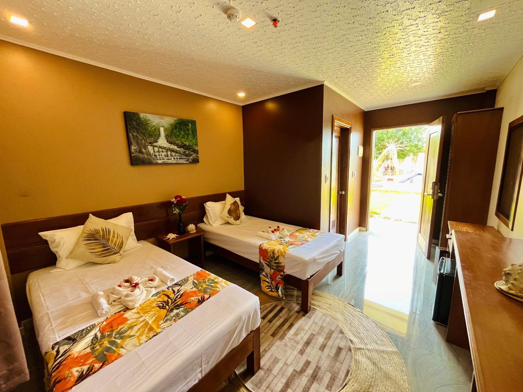 On Board Lifestyle Panglao Resort Exteriör bild