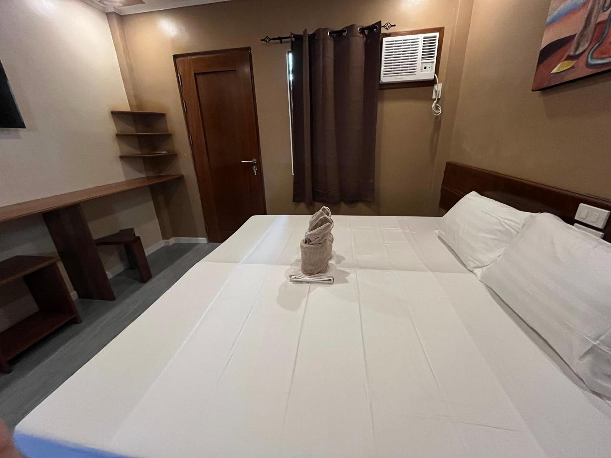 On Board Lifestyle Panglao Resort Exteriör bild