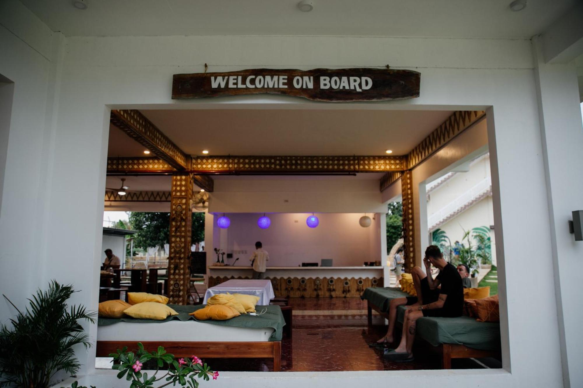 On Board Lifestyle Panglao Resort Exteriör bild